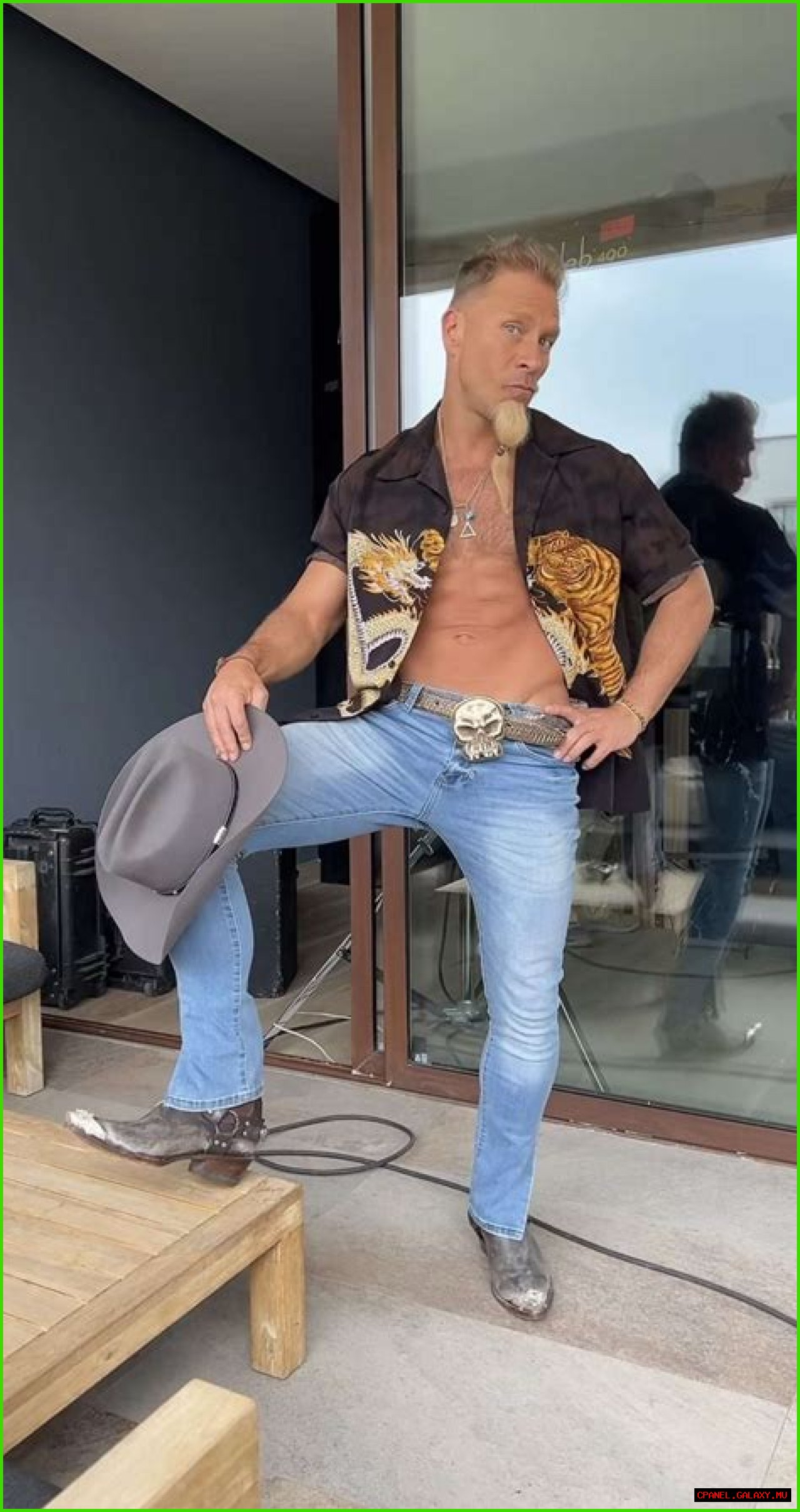 Salvador Zerboni: A Versatile Actor In The Mexican Entertainment Industry